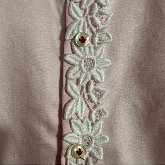 Ingram women's sz EU 48 pink blouse, button placket crocheted trim - Picture 2 of 9